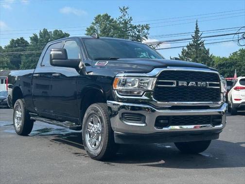 2023 RAM 2500 Tradesman Crew Cab 4x4 6'4' Box