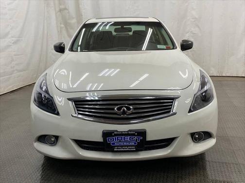 2015 INFINITI Q40 Base