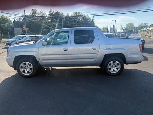 Alabaster Silver Metallic 2013 Honda Ridgeline RTS