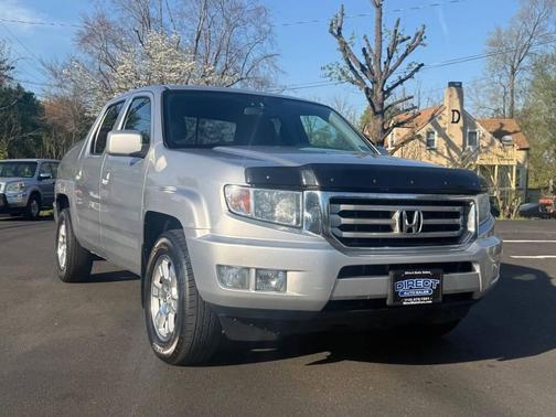 Alabaster Silver Metallic 2013 Honda Ridgeline RTS