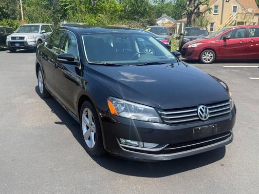 Black Uni 2015 Volkswagen Passat 1.8T Limited Edition