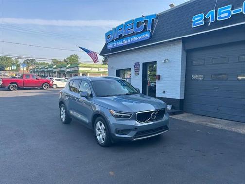 2021 Volvo XC40 T5 Momentum