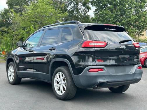 2016 Jeep Cherokee Sport