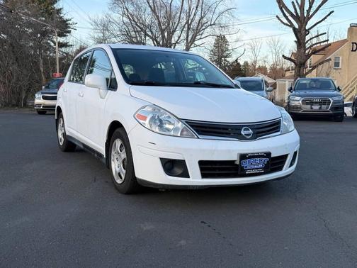 Fresh Powder 2010 Nissan Versa 1.8 S