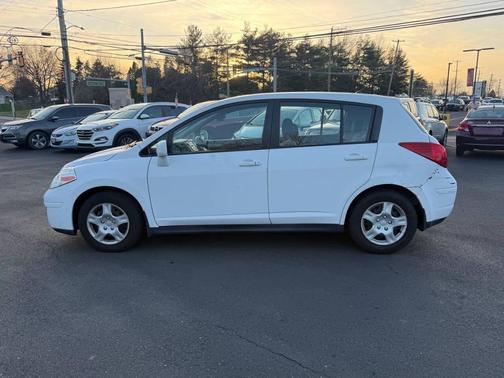 Fresh Powder 2010 Nissan Versa 1.8 S