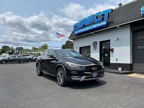 2017 INFINITI QX30 Premium