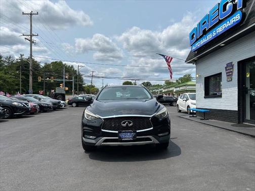 2017 INFINITI QX30 Premium