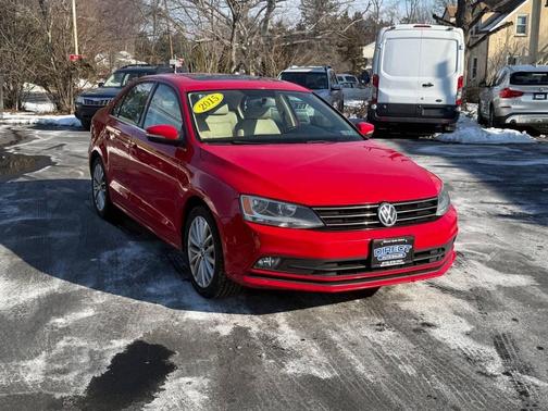 2015 Volkswagen Jetta Auto SE w/Connectivity/Navigation