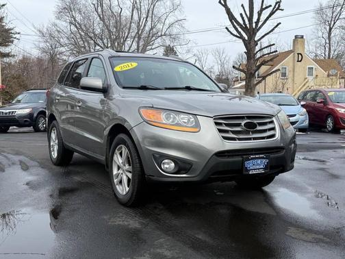 2011 Hyundai SANTA FE SE