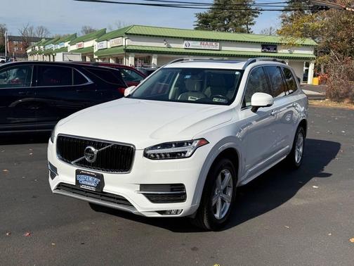 2017 Volvo XC90 T5 Momentum