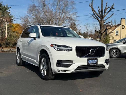 2017 Volvo XC90 T5 Momentum