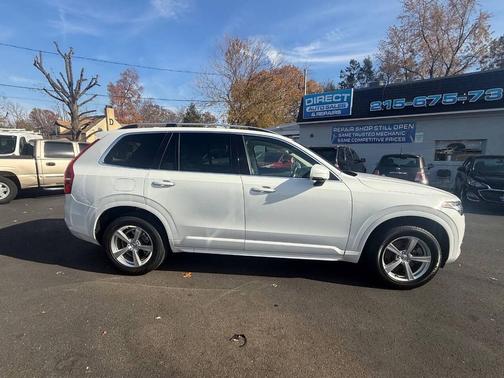 2017 Volvo XC90 T5 Momentum