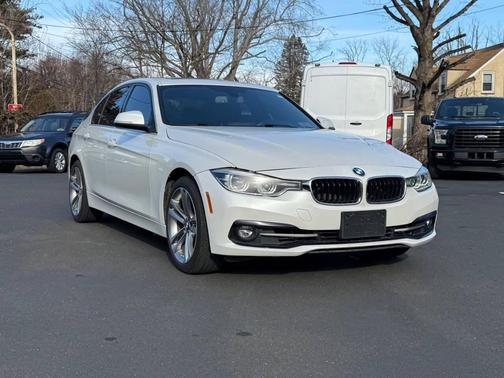 2017 BMW 330 330i 4dr Sedan