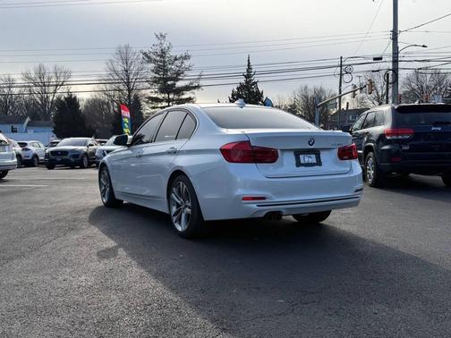 2017 BMW 330 330i 4dr Sedan