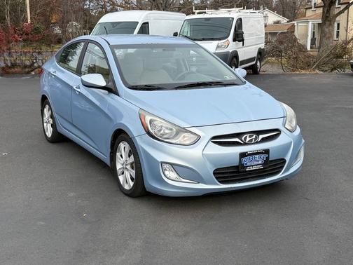 2013 Hyundai Accent SE