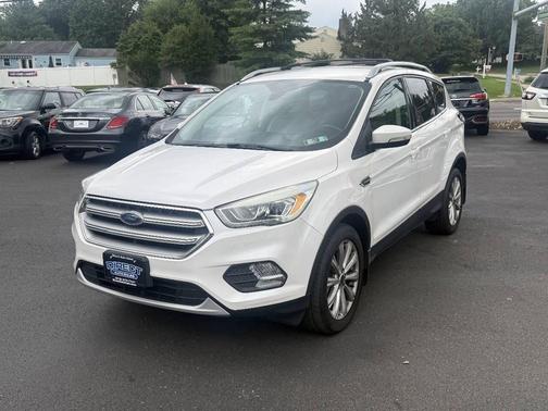 White Platinum Metallic Tri-Coat 2017 Ford Escape Titanium