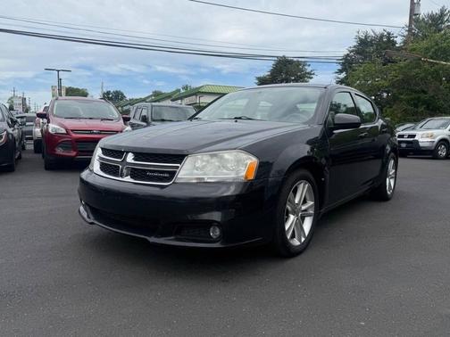 Black Clearcoat 2011 Dodge Avenger Mainstreet