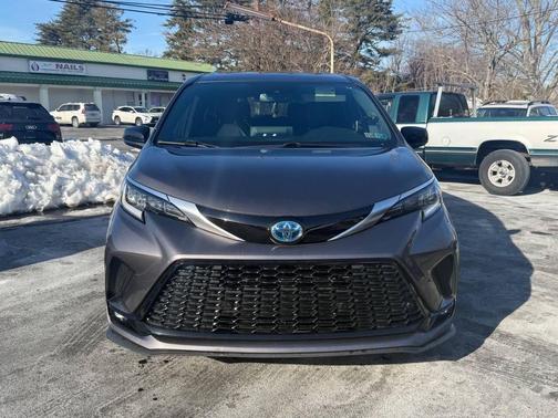 2021 Toyota Sienna XSE 7 Passenger