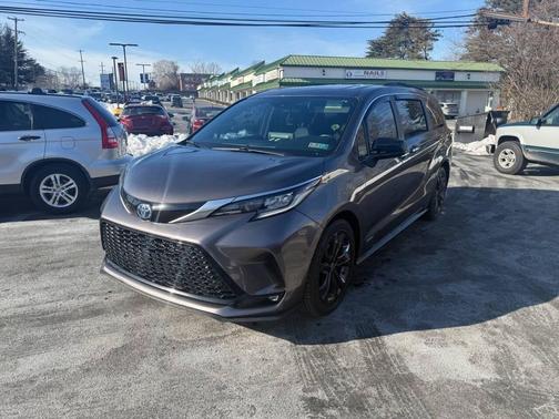 2021 Toyota Sienna XSE 7 Passenger