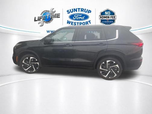 Black 2023 Mitsubishi Outlander SE Black Edition
