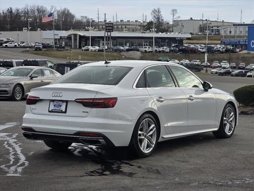 2024 Audi A4 45 S line quattro Premium