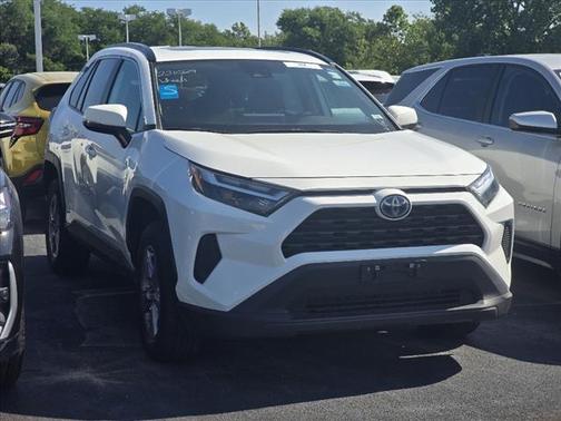 2022 Toyota RAV4 Hybrid XLE