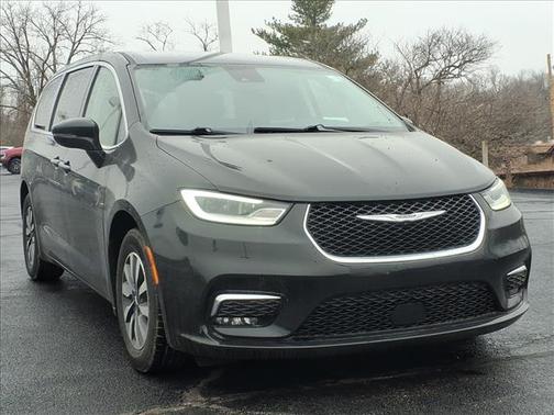 2024 Chrysler Pacifica Hybrid Select