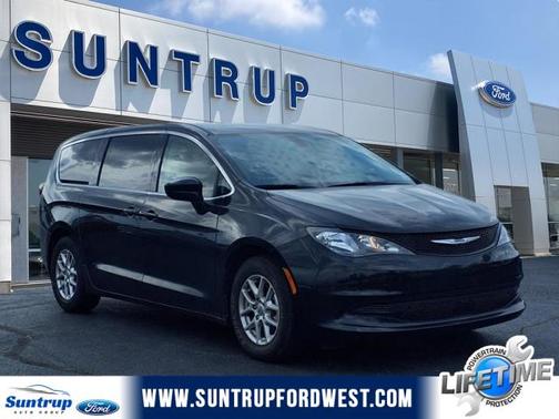 2022 Chrysler Voyager LX