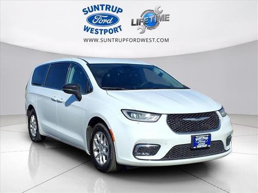 2024 Chrysler Pacifica Touring-L