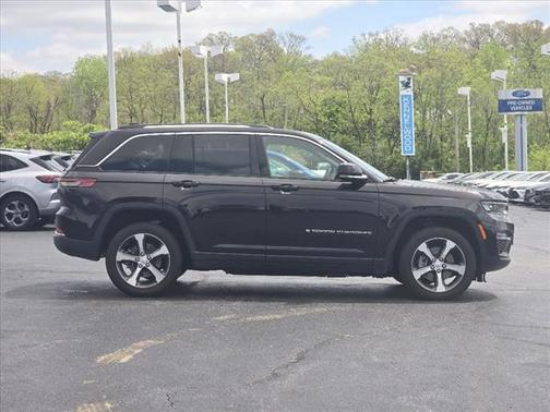 2022 Jeep Grand Cherokee 4xe Base