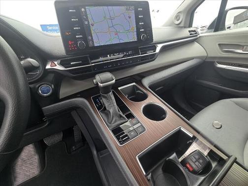 2023 Toyota Sienna XLE