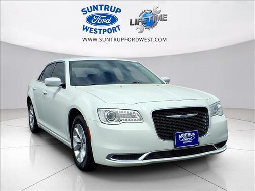 Bright White Clearcoat 2023 Chrysler 300 Touring