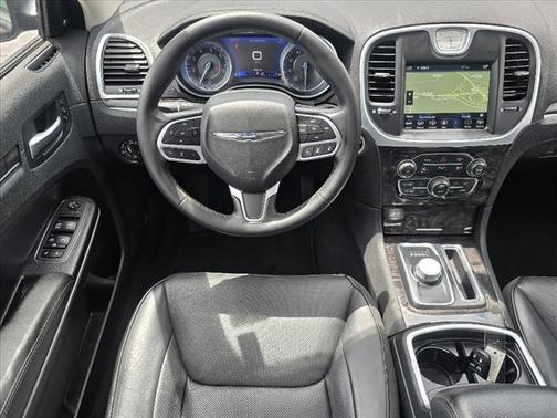 2022 Chrysler 300 Touring L