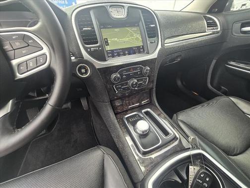 2022 Chrysler 300 Touring L