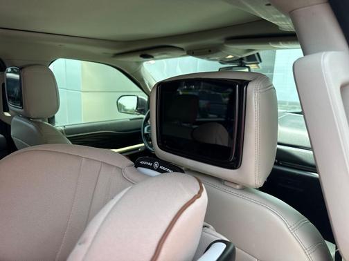 White Platinum Clearcoat Metallic 2018 Ford Expedition Max Platinum