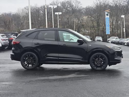 2025 Ford Escape ST-Line Elite