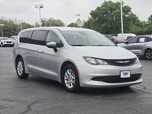 2023 Chrysler Voyager LX
