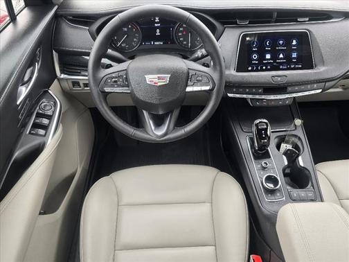 2022 Cadillac XT4 Premium Luxury