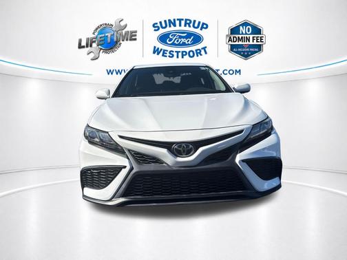 Super White 2021 Toyota Camry SE
