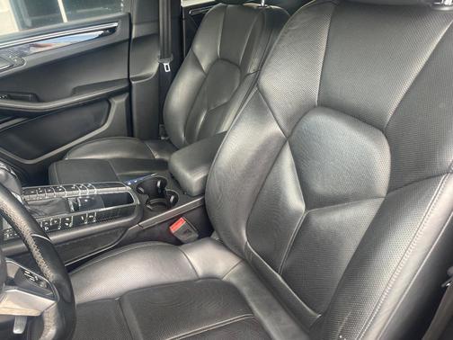 2017 Porsche Macan Base