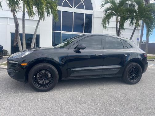 2017 Porsche Macan Base