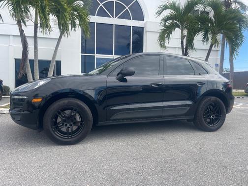 2017 Porsche Macan Base