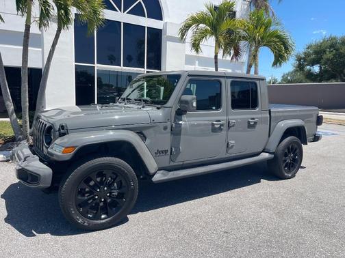 Gray 2022 Jeep Gladiator Overland