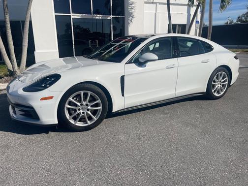 2018 Porsche Panamera Base