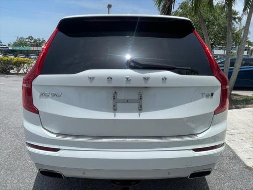 2016 Volvo XC90 T6 Momentum