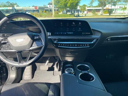 2024 Cadillac LYRIQ Luxury