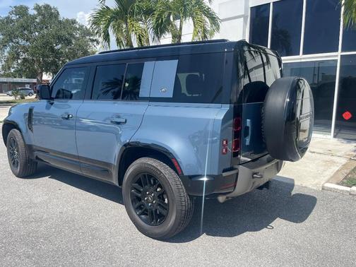 2022 Land Rover Defender 110 X-Dynamic SE