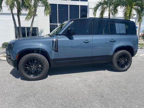 2022 Land Rover Defender 110 X-Dynamic SE