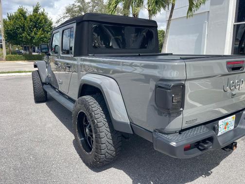 2021 Jeep Gladiator Overland