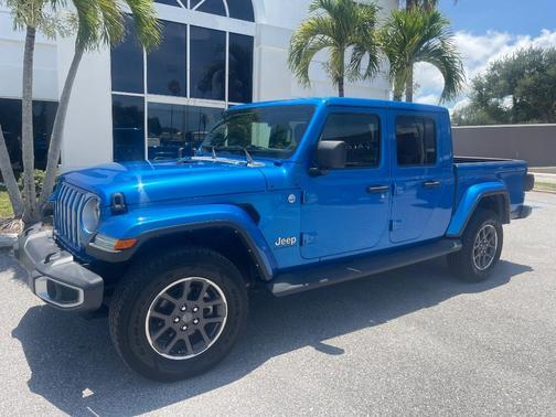 Blue 2022 Jeep Gladiator Overland
